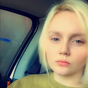 Meet your Posher, Deonna